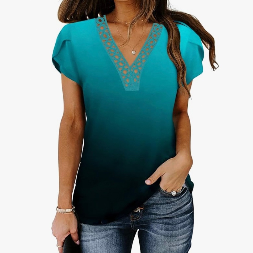 SAUKOLE Ombre Blue Petal Sleeves, Crochet and V-Neck Neckline Women Large NWT